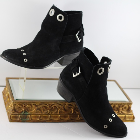 l'intervalle, Beautiful, Black, Suede Booties w/silver grommets - Made in Spain - Picture 3 of 16